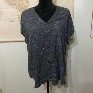 TORRID Size 1 — 14/16 Button Front Blouse